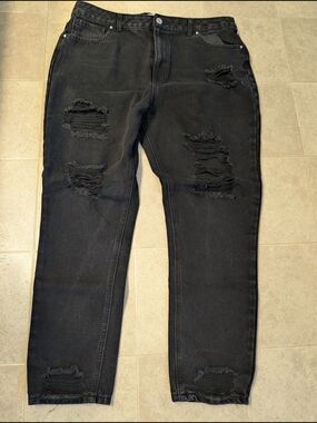 Relaxed Fit Black Distressed Women's Jeans